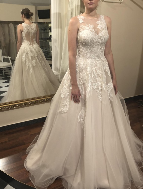 Suknia ślubna Pronovias Dola 2018r.