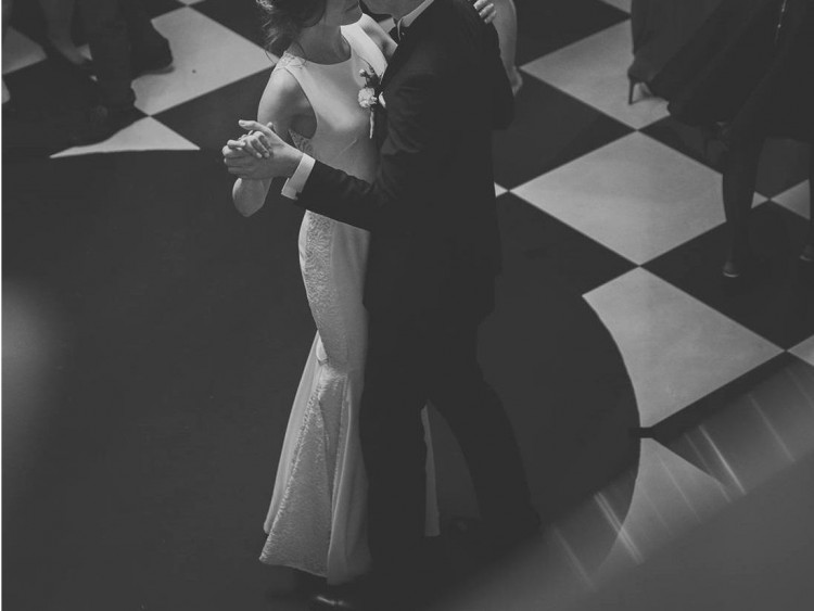 Suknia ślubna syrenka / trąbka pronovias