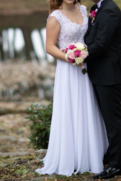 Suknia Ślubna, szal, spinka do włosów