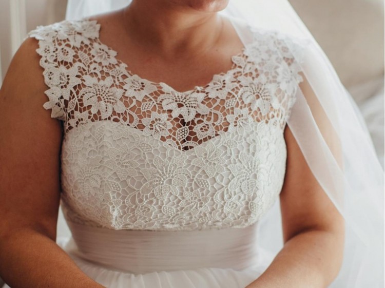 Koronkowa suknia, kolor IVORY