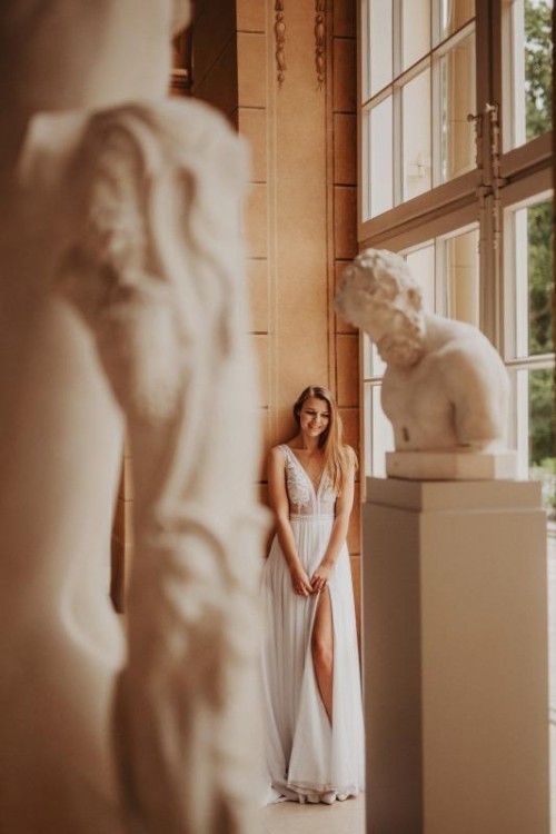 Przepiękna suknia ślubna z odpinanym trenem 36