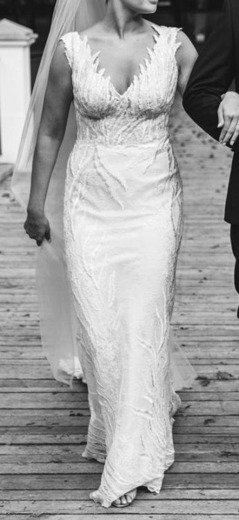 Suknia Violi Piekut, model Kors, rozm. 36/38 + dodatki