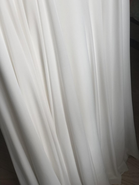 Muślinowa suknia ślubna, piękna koronka