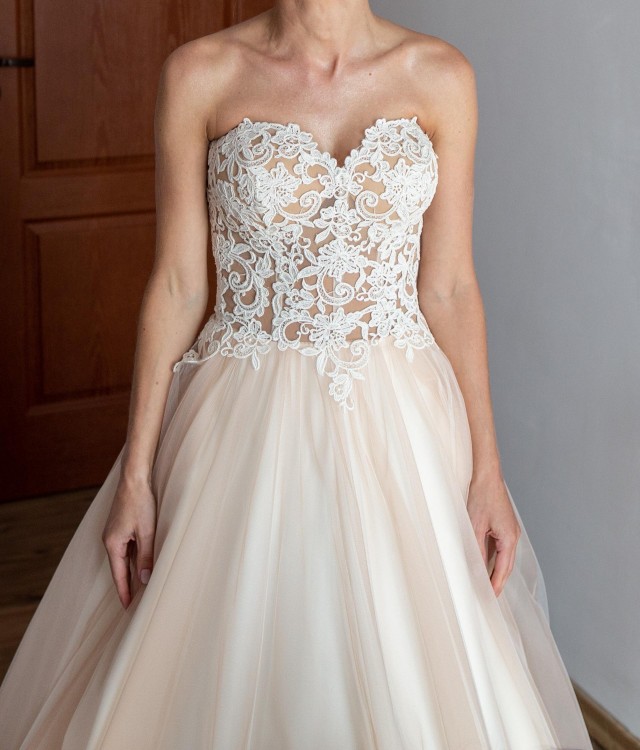 Suknia ślubna Famosa