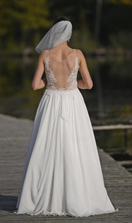 Wyjątkowa suknia ślubna roz. 38. Kolor IVORY/ŚMIETANOWY