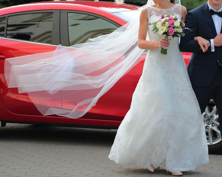 Suknia ślubna Famosa Madonna XS/S koronka hiszpańska