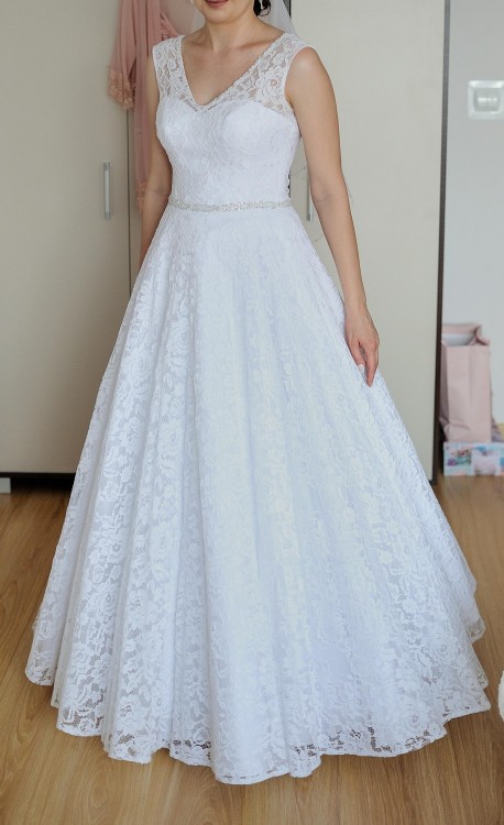 suknia cała z koronki