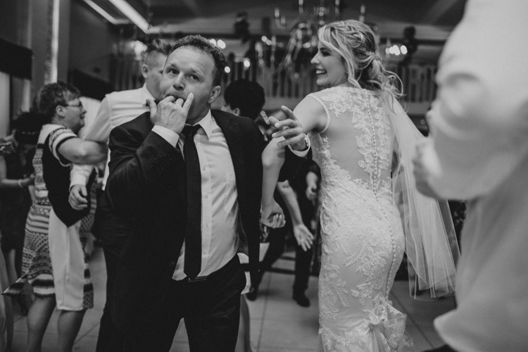 Suknia Ślubna Lilian West 6421