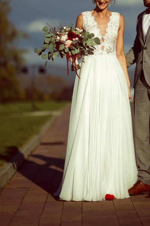 Sprzedam suknię ślubną r. 36/38