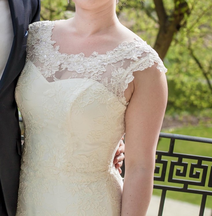 Koronkowa suknia ślubna