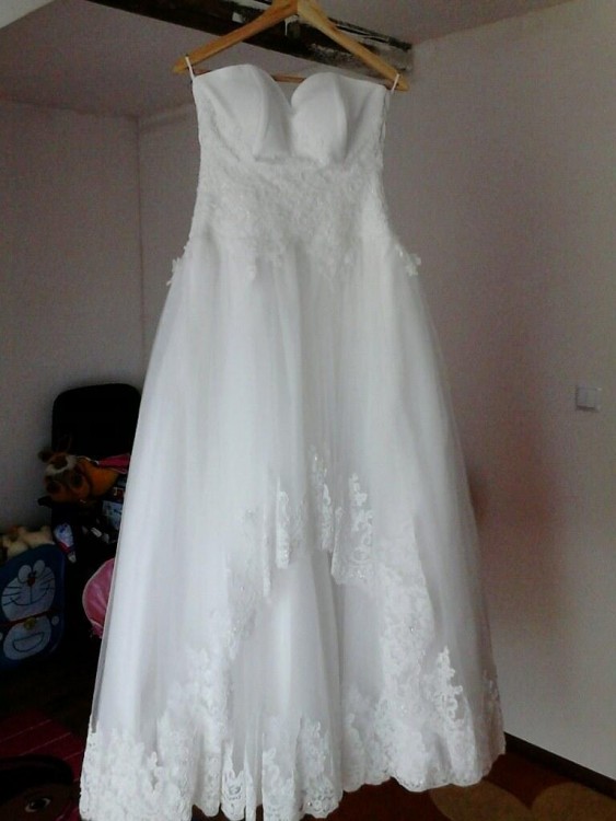 Sprzedam suknię ślubną plus gratisy