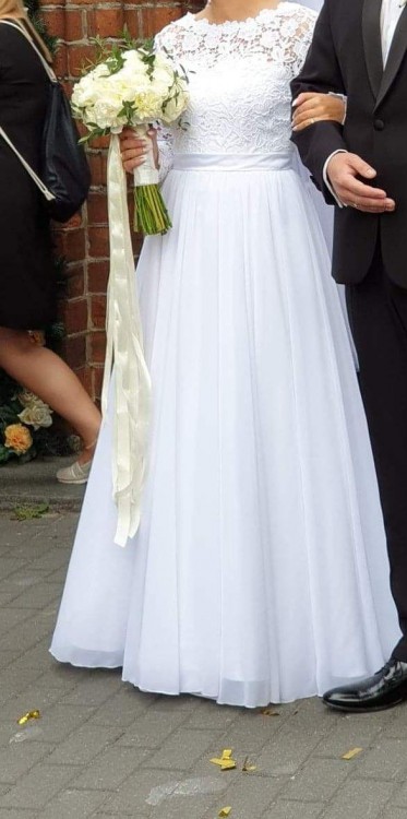 Suknia Ślubna Biała z Gipiurą