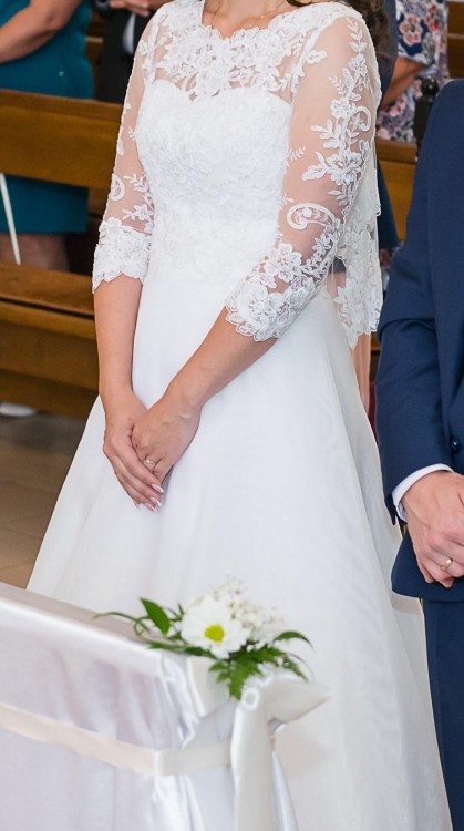 skromna suknia ślubna