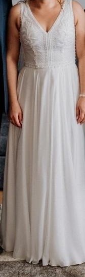 Suknia slubna z perełkami