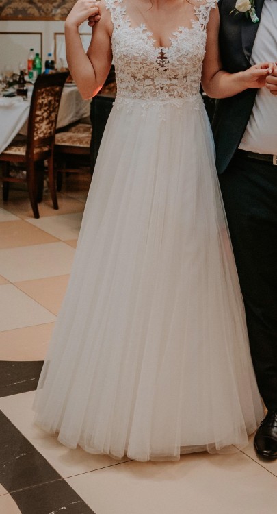 piękna suknia ślubna Stella York