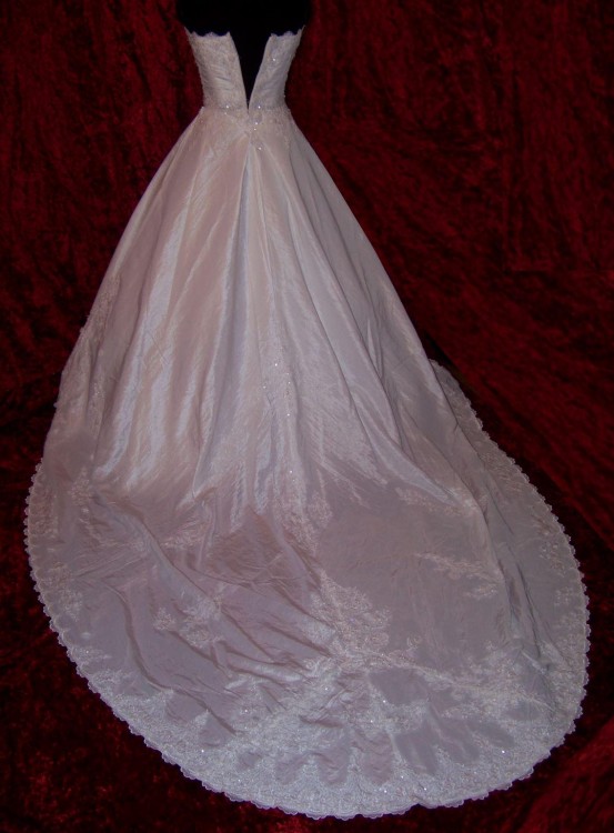 Luksusowa suknia ślubna projektowana na zamówienie