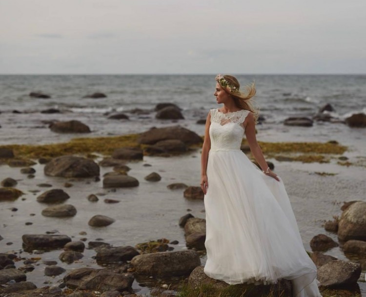 Sprzedam piękną suknię ślubną