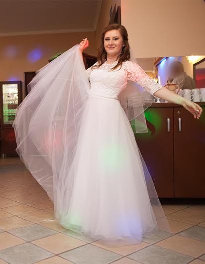 Suknia ślubna z koronką !!!