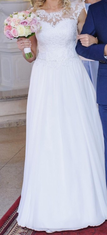 Bardzo ładna suknia ślubna dla wysokiej Panny Młodej 38/40