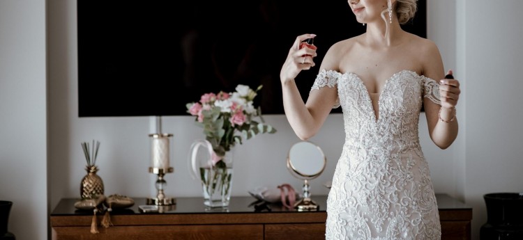 Suknia Ślubna Essense + Welon + Biżuteria