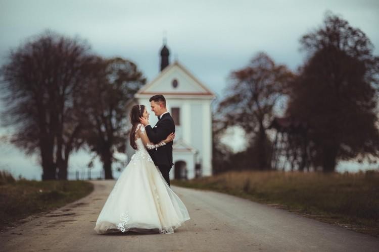 suknia ślubna princessa śmietankowa biel/ecru