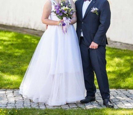 Suknia slubna z odpinanym trenem 36/38