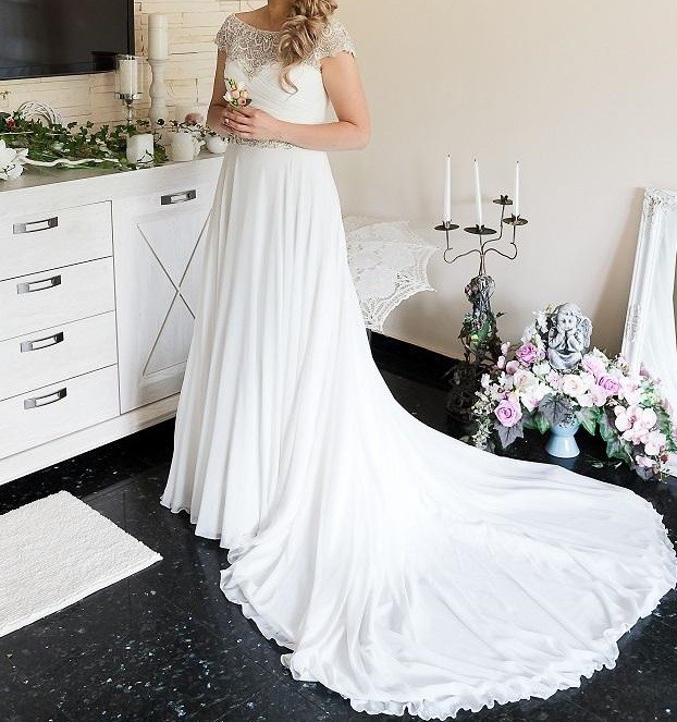 Piękna zdobiona kamieniami suknia ślubna Justin Alexander