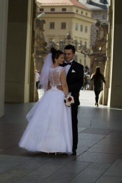 Suknia ślubna model Melek Loiuse Bridal