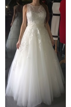 Suknia ślubna marki Pronovias model Branca