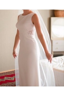 Prosta i elegancka suknia Anne Mariee