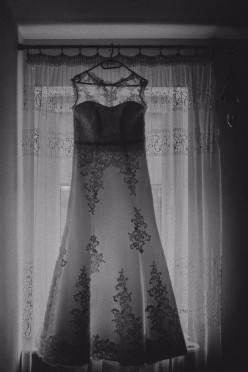 Suknia ślubna koronkowa rybka SPOSA rozm. 38