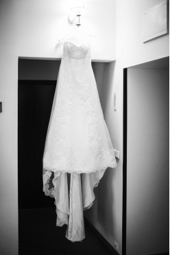 Piękna koronkowa suknia ślubna Lillian West