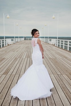 Lillian West - piękna suknia ślubna