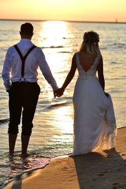 Romantyczna koronkowa suknia ślubna z lekkim muślinem