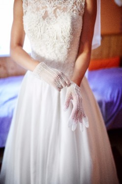 Peggy Annais Bridal r.36