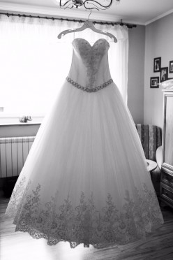 Piękna suknia ślubna-PRINCESSA