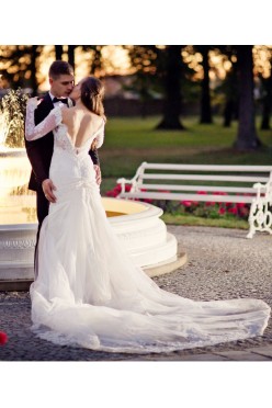 Suknia ślubna koronkowa - piękne plecy i długie rękawy