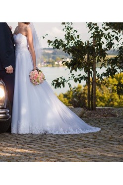 Suknia ślubna Agnes z trenem