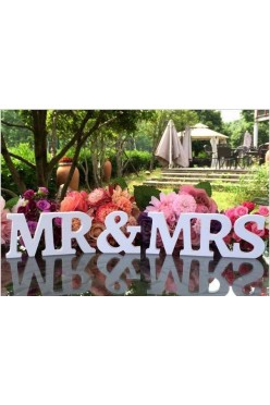 Napis na Stół Młodych Mr & Mrs oraz Bar.