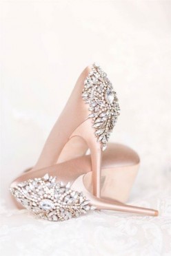Buty szpilki badgley mischka piękne broszka szampanskie