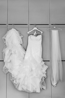 Suknia ślubna hiszpańskiej firmy Pronovias – Model LEDURNE
