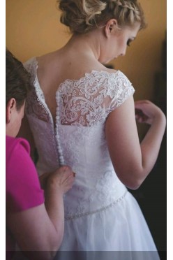 Przepiękna suknia ślubna, koronka