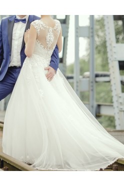 PIĘKNA SUKNIA ŚLUBNA  / Sposabella / 34/36 + 2 welony