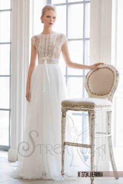 Prosta suknia ślubna