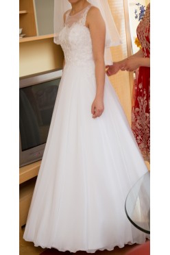 Urocza suknia ślubna r. 34, 36