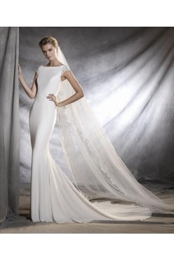 Suknia ślubna PRONOVIAS, model OLBIA z kolekcji 2017
