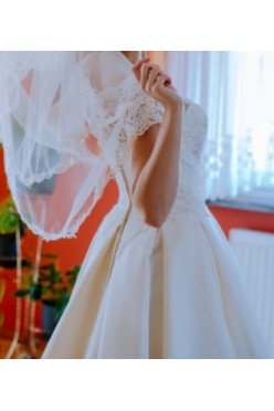 Suknia ślubna ecru kremowa