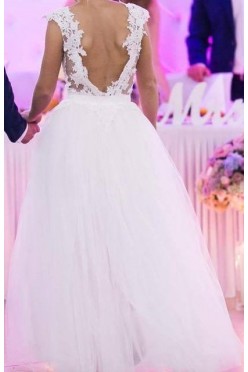 Piękna koronkowa suknie ślubna