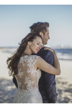 Suknia ślubna koronkowo- muślinowa