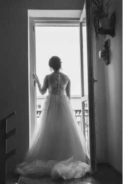 Piękna suknia ślubna 36-38